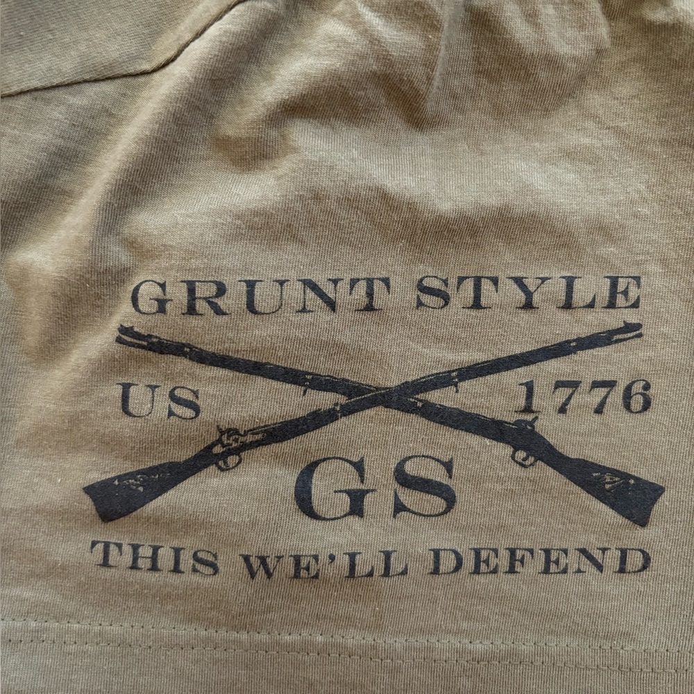 Grunt Style T-Shirt. Excellent Condition! Wore only once. Color army green. XL - Picture 7 of 9